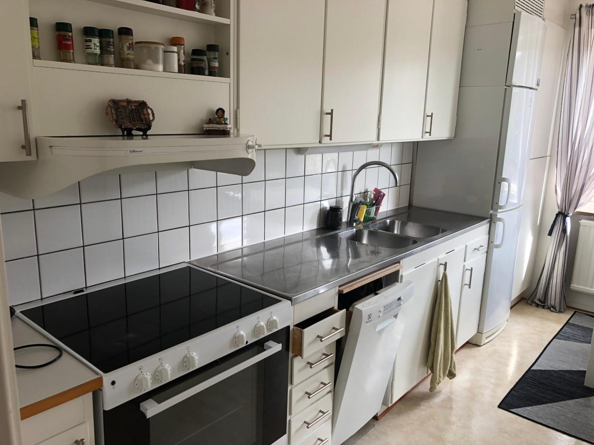 Naera Allt, I Delad Laegenhet